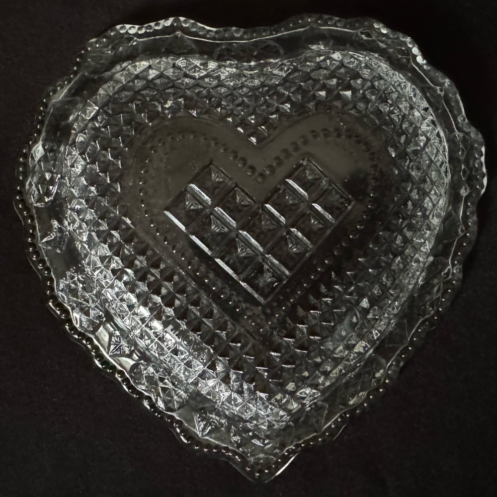 🌷Vintage Avon Fostoria Glass Hearts & Diamonds Dish